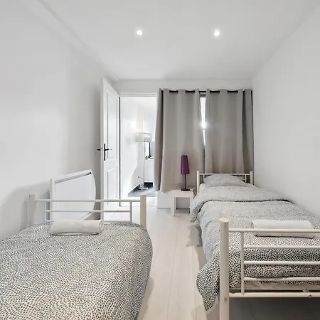 شقة Chic Apart With Terrace & Parking