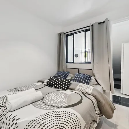شقة Chic Apart With Terrace & Parking أورْجونْتُيْ